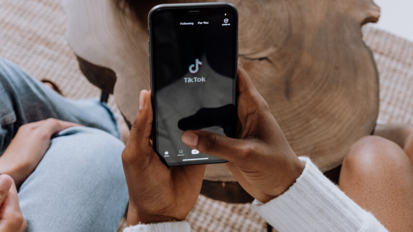 Nos super astuces pour télécharger une vidéo TikTok  Femme Actuelle Le MAG