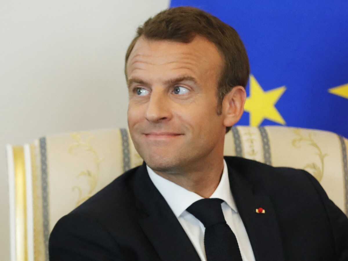 Emmanuel Macron : la marque de son t-shirt noir sur TikTok crée la polémique