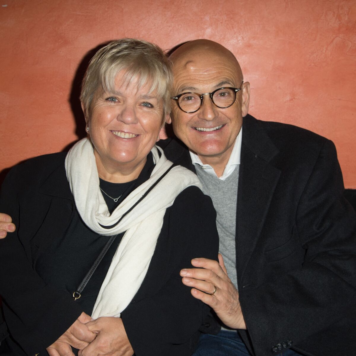 Maison Mimi Mathy Vaison La Romaine Mimie Mathy et son époux Benoist Gérard : loin de Paris, le couple s'adonne  à un business juteux : Femme Actuelle Le MAG