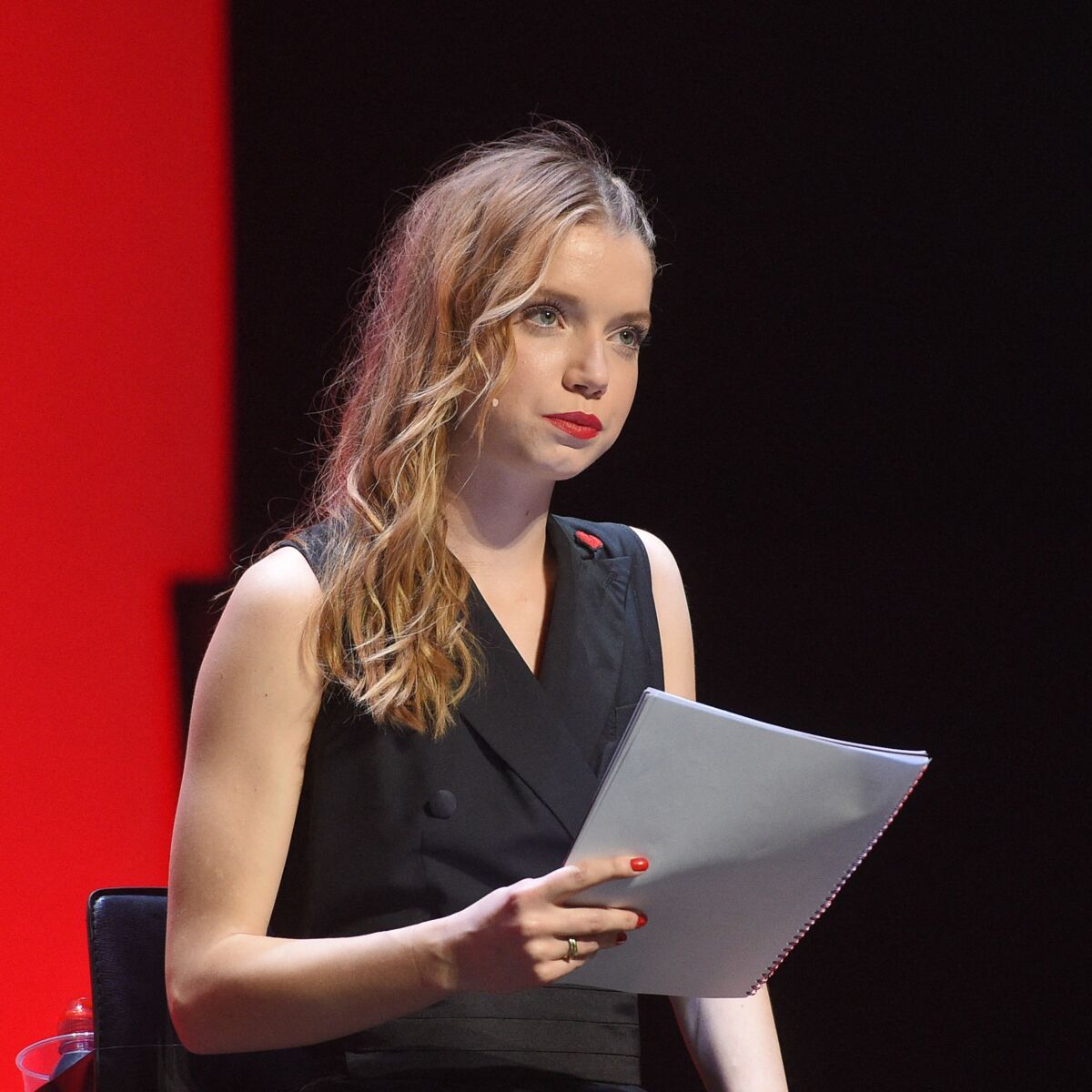 Une Mère Parfaite Tf1 Acteur Une mère parfaite" : qui est Eden Ducourant, qui donne la réplique à Julie  Gayet ? : Femme Actuelle Le MAG