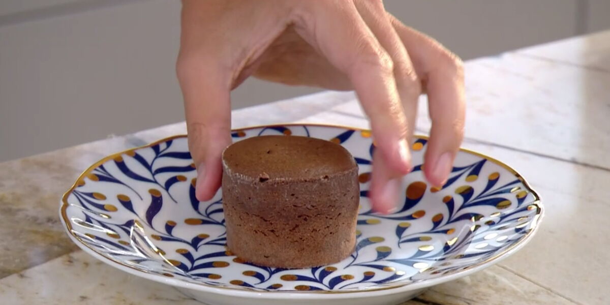 Tous En Cuisine La Recette Du Moelleux Au Chocolat De Cyril Lignac Femme Actuelle Le Mag