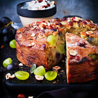 Gateau D Automne Aux Raisins Et Noisettes Decouvrez Les Recettes De Cuisine De Femme Actuelle Le Mag