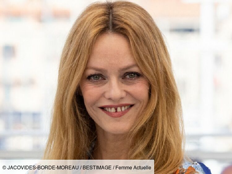 Vanessa Paradis craquante : bustier lingerie et taille de guêpe en robe baby doll