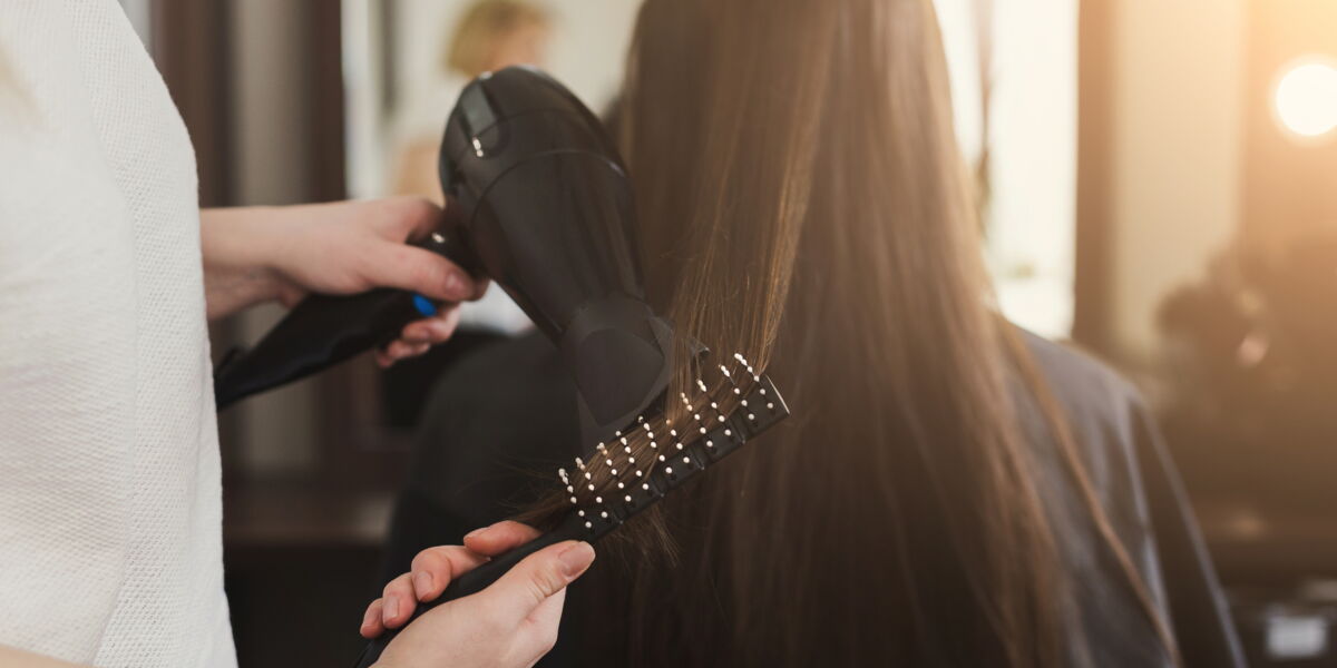 Coiffeur A Domicile 3 Applis Pour Vous Faciliter La Vie Femme Actuelle Le Mag