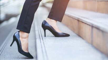 Chaussures : 10 astuces pour enlever les mauvaises odeurs ! : Femme  Actuelle Le MAG