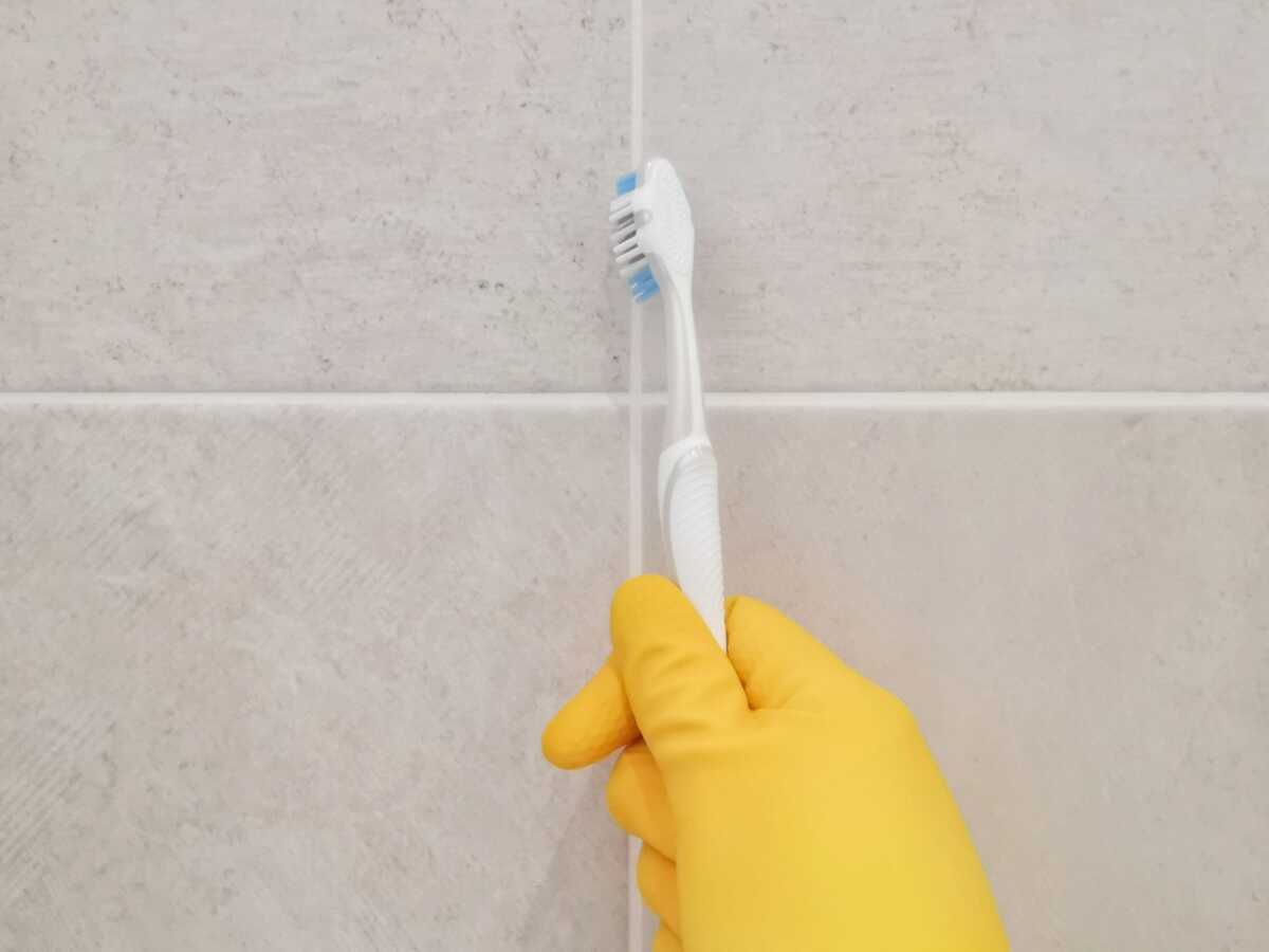 7 manières originales de nettoyer sa maison avec une brosse à dents
