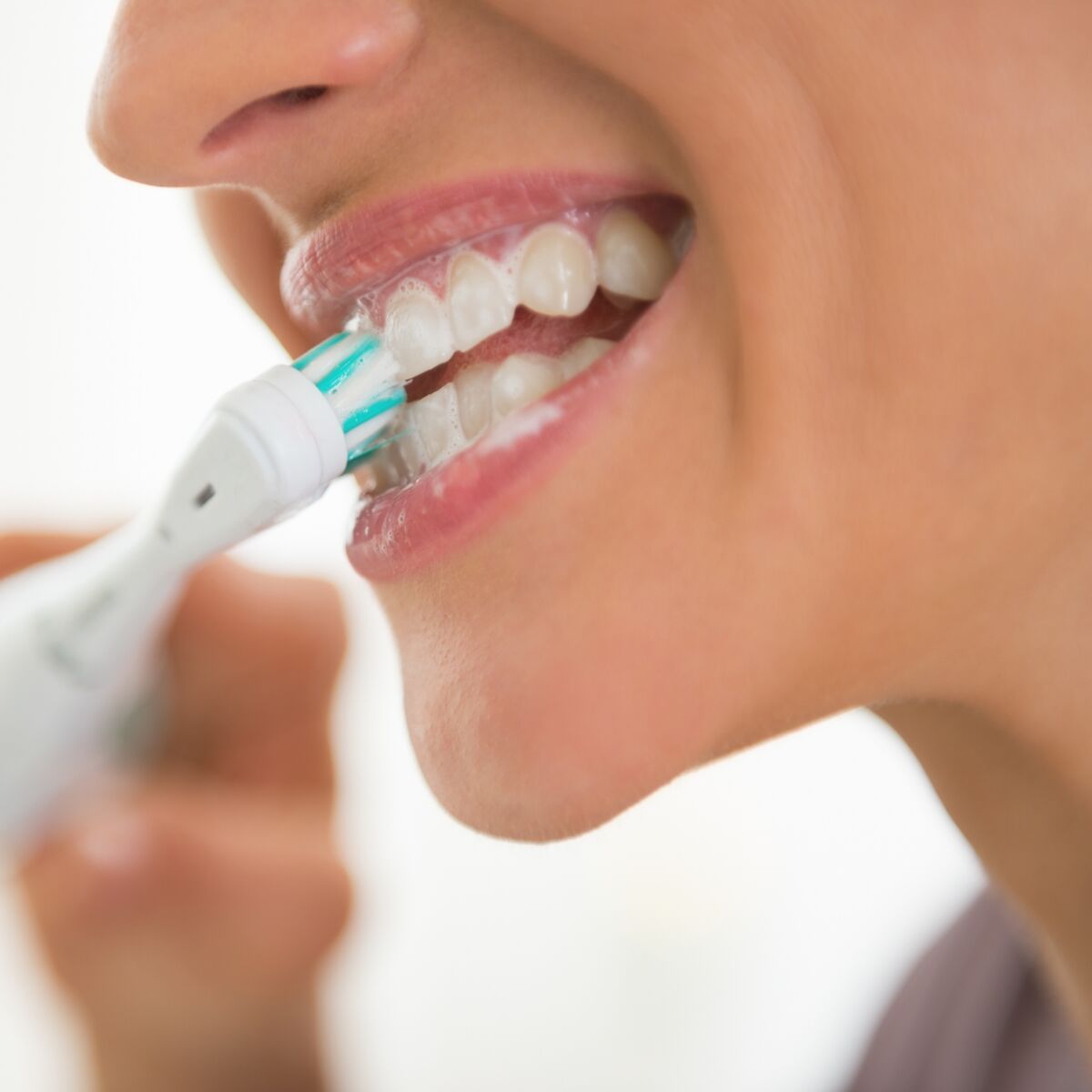 Dents Jaunes Les Solutions Pour Y Remedier Femme Actuelle Le Mag Dents Jaunes Les Solutions Pour Y Remedier Femme Actuelle Le Mag