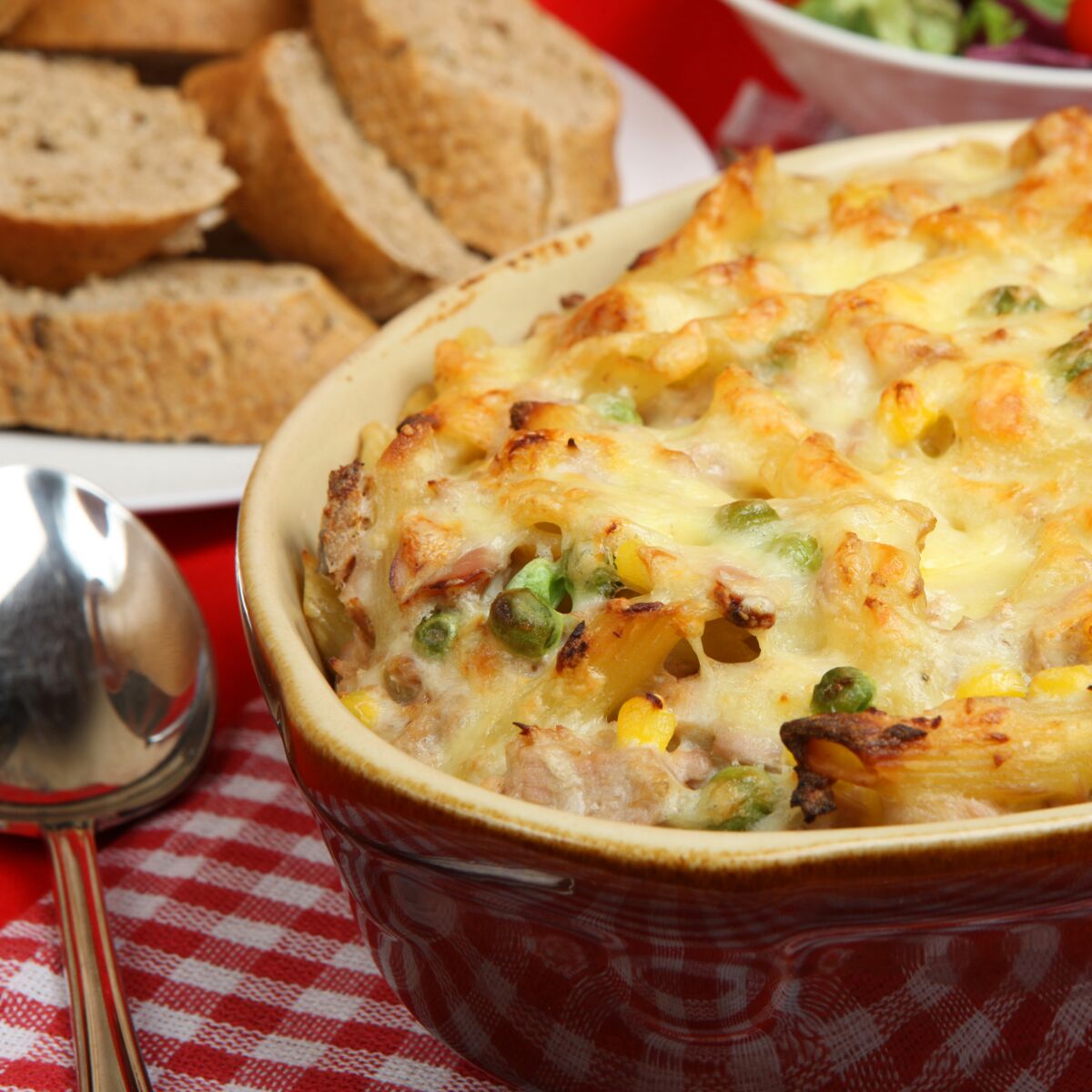 Gratin De Pâtes Lardons Cyril Lignac La délicieuse recette du gratin de pâtes aux champignons de Cyril Lignac :  Femme Actuelle Le MAG