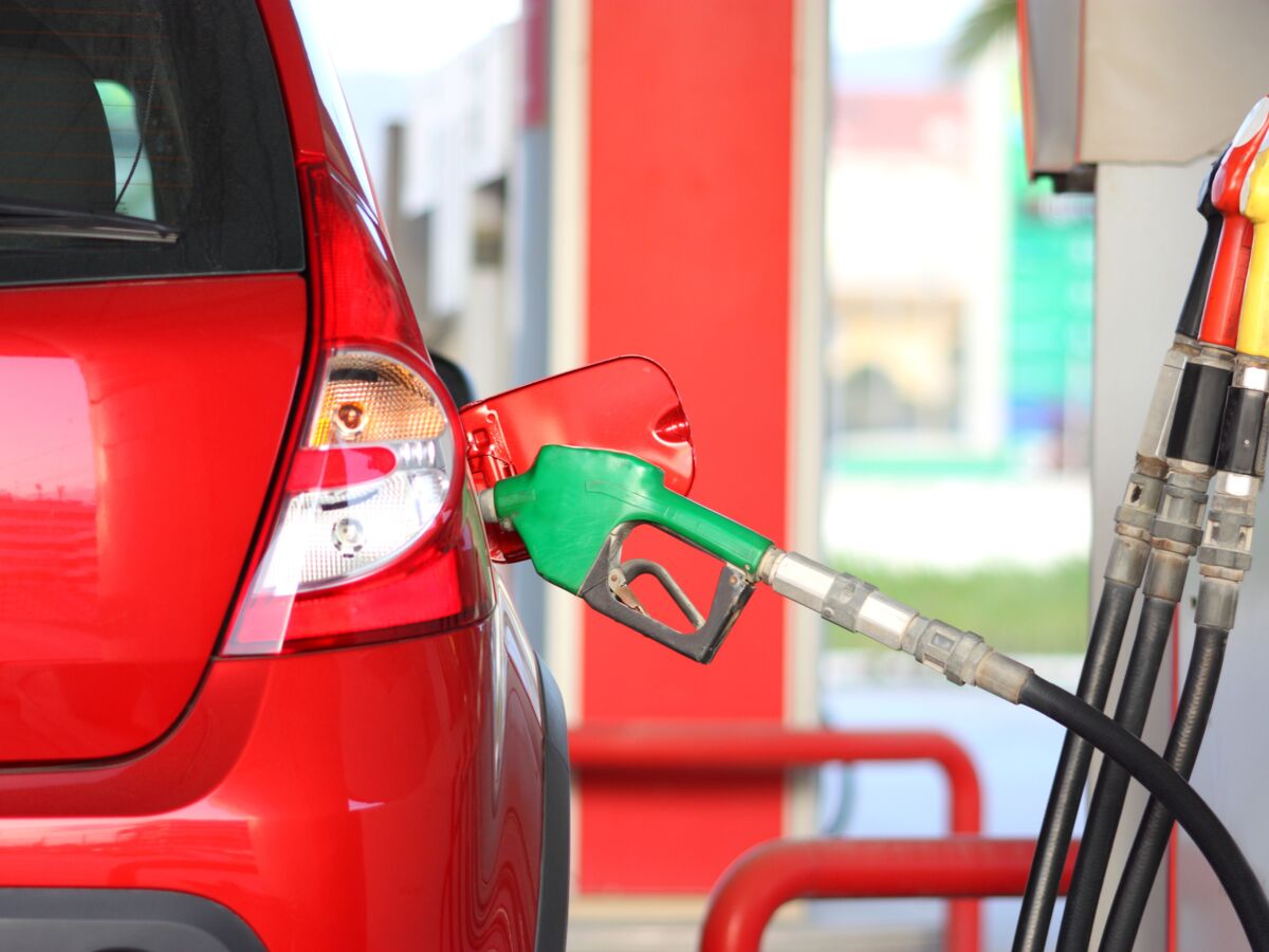 Économies d’essence : peut-on faire rouler sa voiture au superéthanol ?