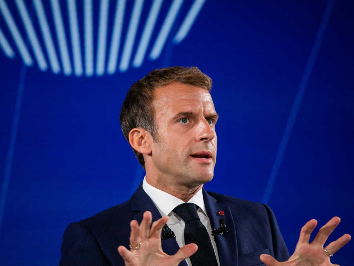 Emmanuel Macron : le jour où il aurait tenté "d’acheter le silence du chef d’État-major des armées"