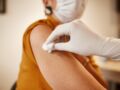 Vaccination grippe et Covid : l’appel du Pr Fischer aux personnes âgées