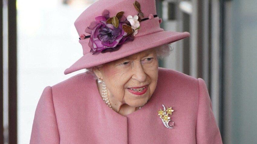 La reine Elizabeth II hospitalisée : le palais de Buckingham donne de ses nouvelles