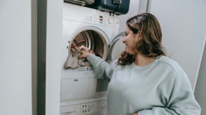 Lessive de Paris : une lessive fabriquée à Paris et livrée à vélo dans des  bouteilles en verre consignées