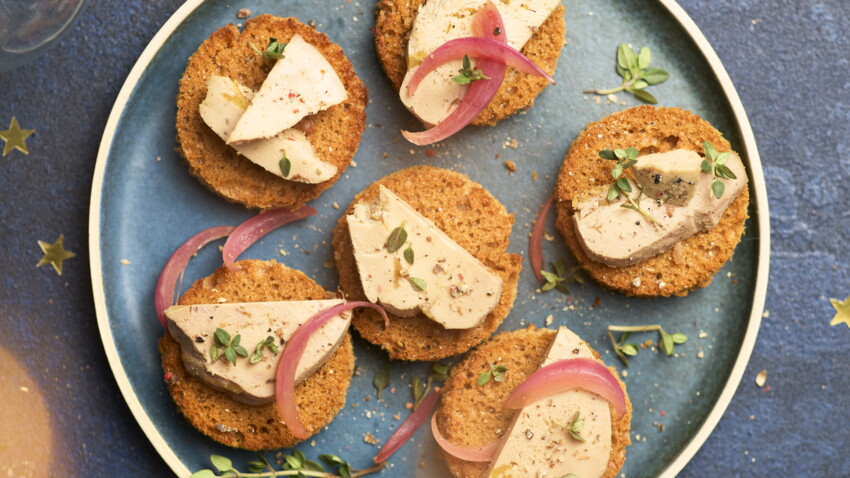 Toasts de pain d'épice, foie gras et pickles rapide : découvrez les