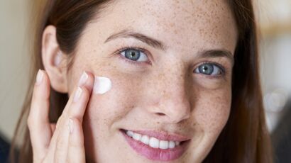 7 remèdes naturels contre l'acné (pores, cicatrices)