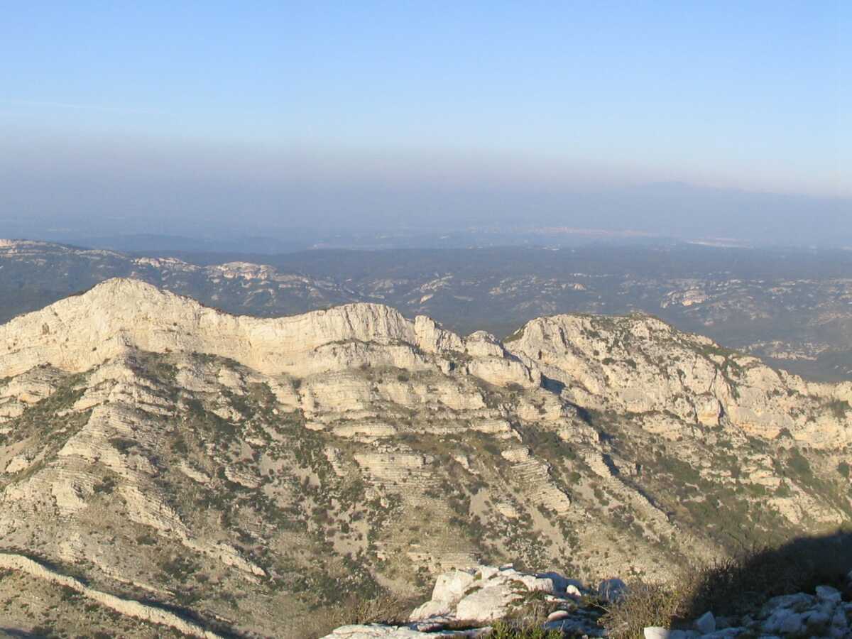 8 idées de randonnées dans le massif des Alpilles en Provence