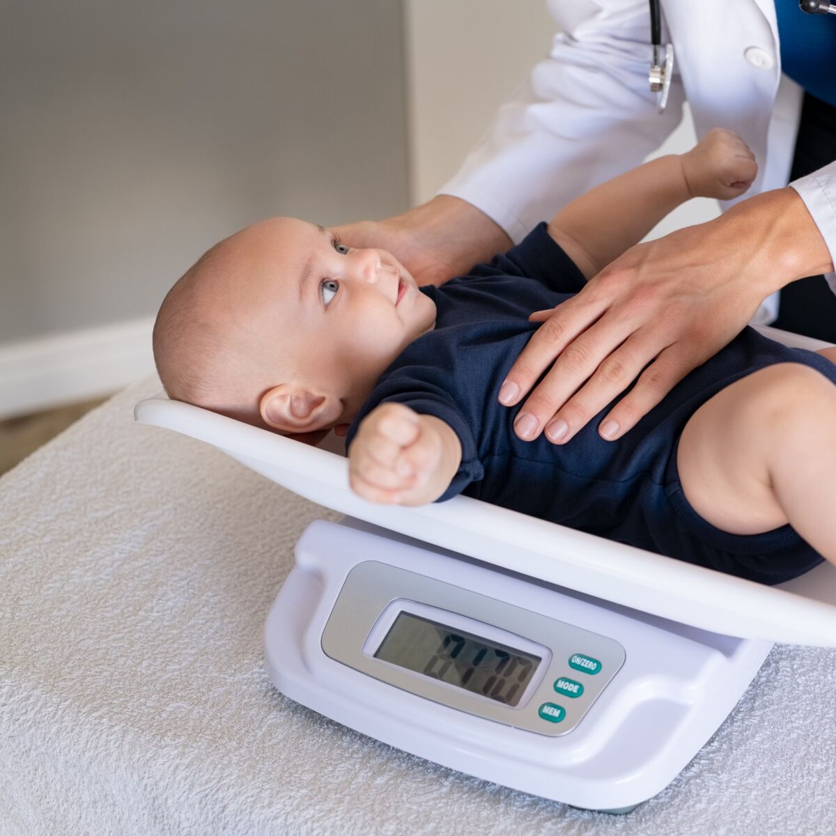 Taille et poids : comment interpréter la courbe de croissance du bébé  garçon ?