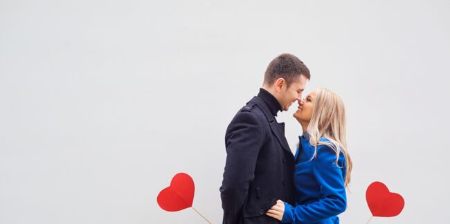 Couple : qui des hommes ou des femmes déclarent leur amour en premier ? Une étude répond