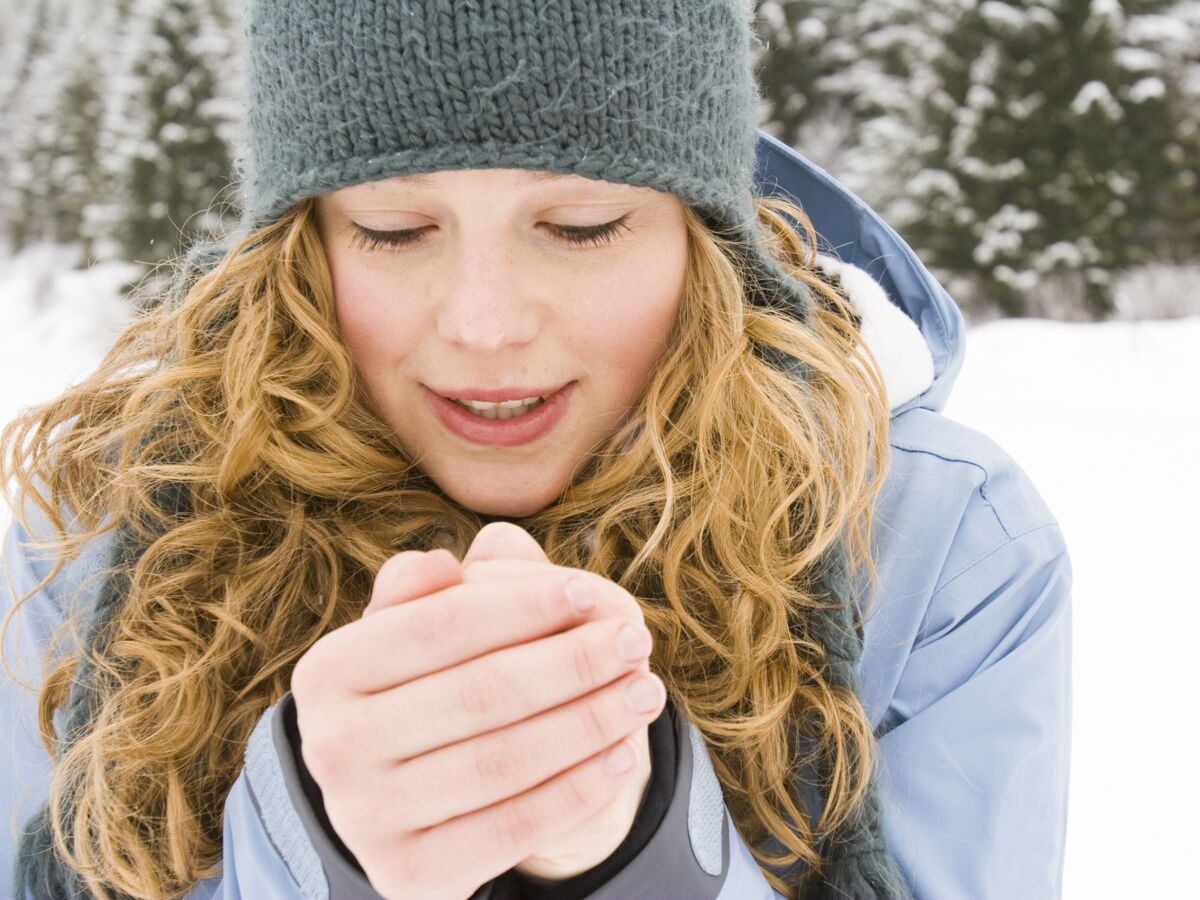 Conseils pour soigner les crevasses, fissures ou gerçures des doigts dues  au froid de l'hiver