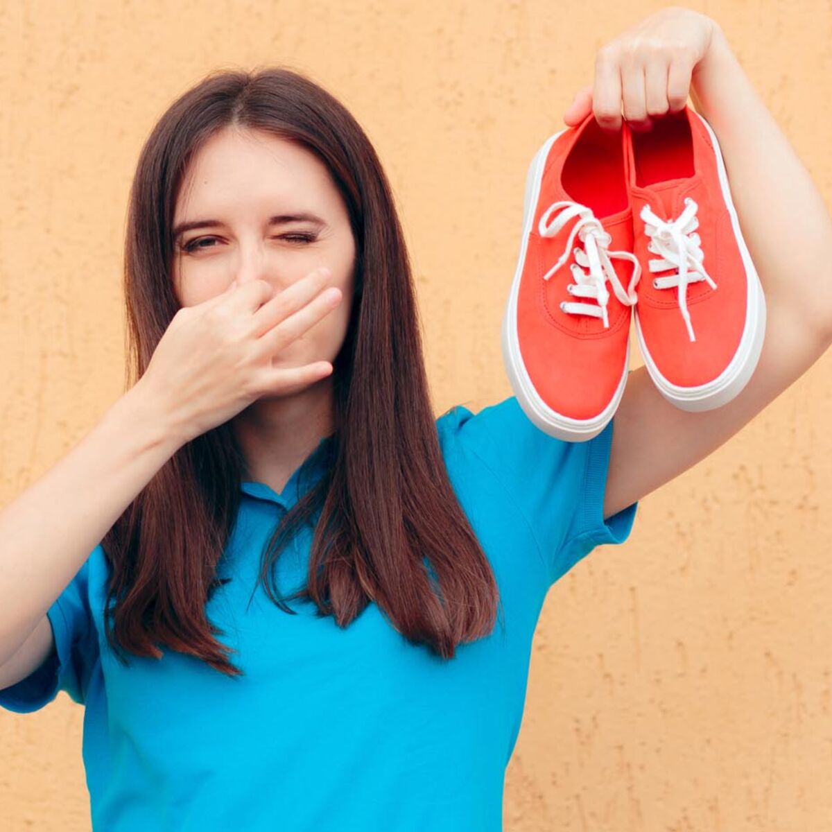 Chaussures : 10 astuces pour enlever les mauvaises odeurs ! : Femme  Actuelle Le MAG