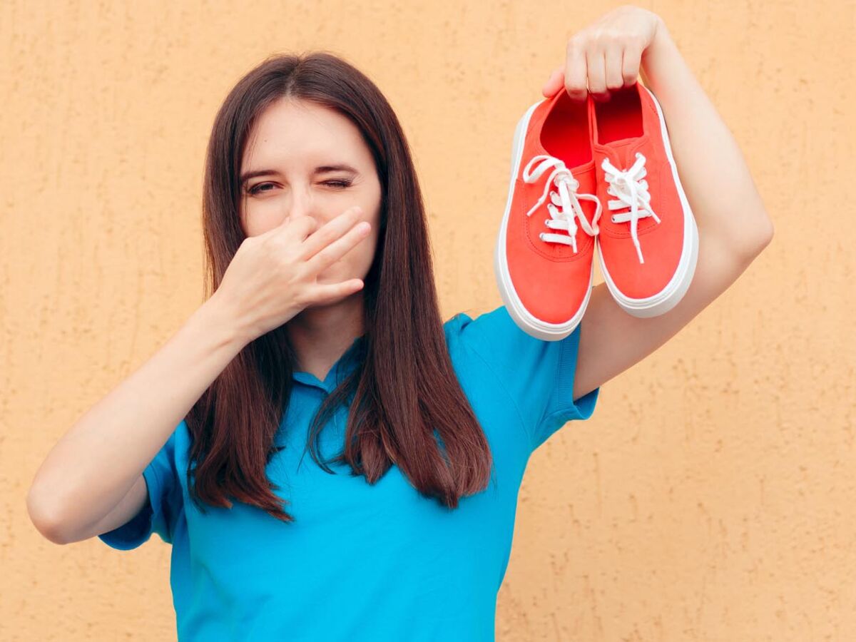 Chaussures : 10 astuces pour enlever les mauvaises odeurs