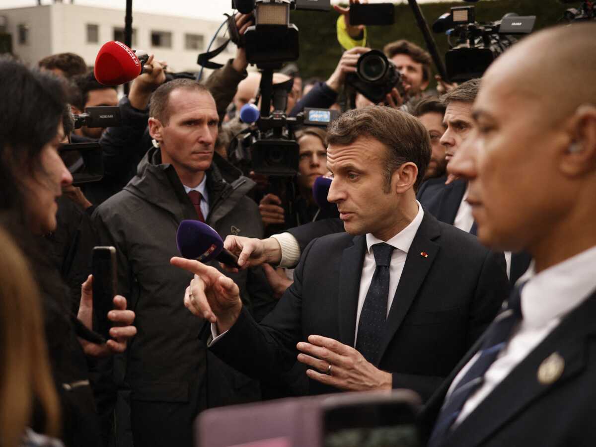 Emmanuel Macron a recadré une passante en pleurs, lors d’un bain de foule