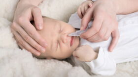 Astuces Pour Les Photos D Identite De Bebe Femme Actuelle Le Mag Astuces Pour Les Photos D Identite De Bebe Femme Actuelle Le Mag