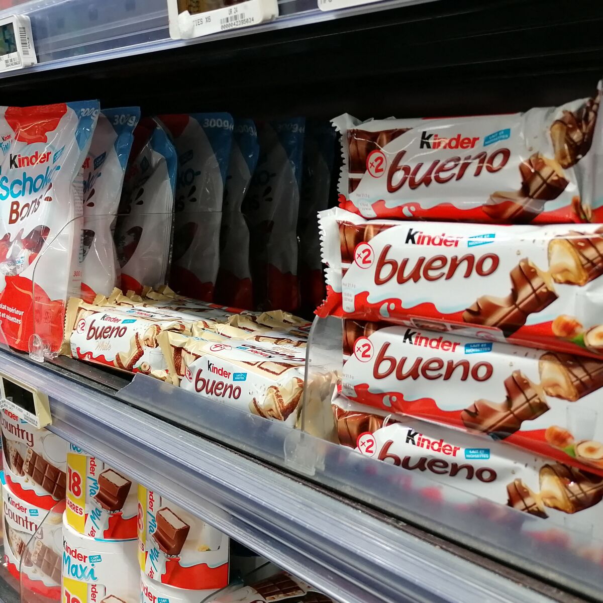 Chocolats Kinder contaminés : Ferrero lance une plateforme de réclamations  : Femme Actuelle Le MAG