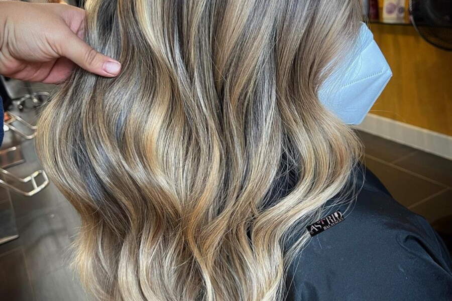 25 idées de balayage miel doré à adopter en 2022 - Femme Actuelle