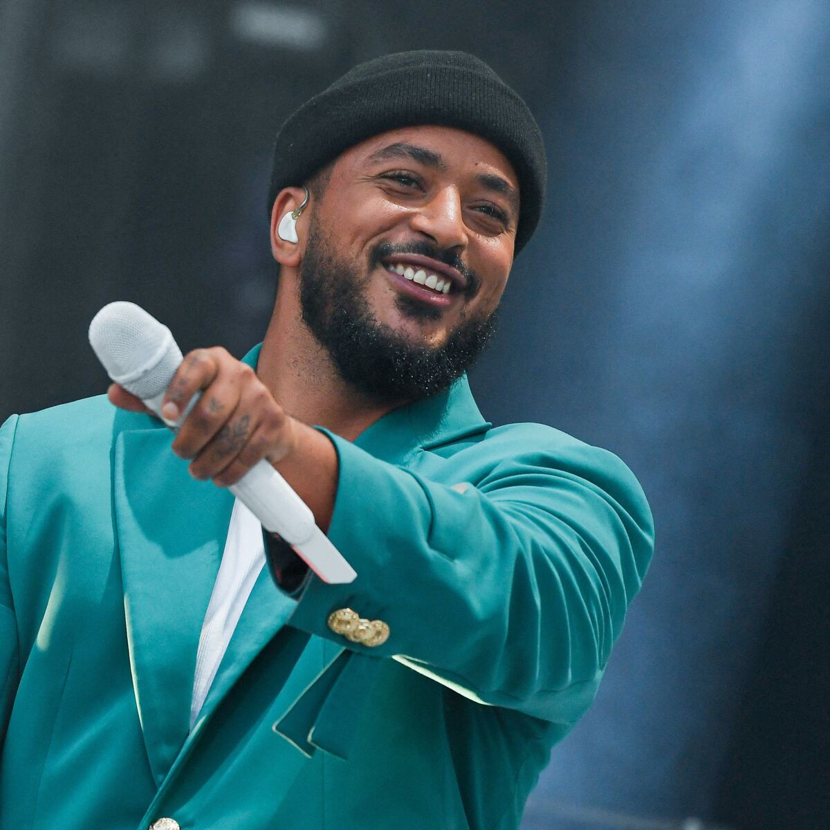 Slimane Et Sa Compagne 2022 Slimane papa : le chanteur dévoile enfin le prénom très original de sa  fille : Femme Actuelle Le MAG