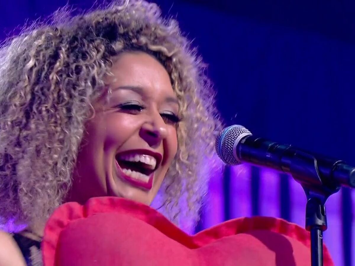 Nom Des Choristes De N Oubliez Pas Les Paroles N'oubliez pas les paroles" : Nagui troublé par l'une des choristes en  pleine émission : Femme Actuelle Le MAG
