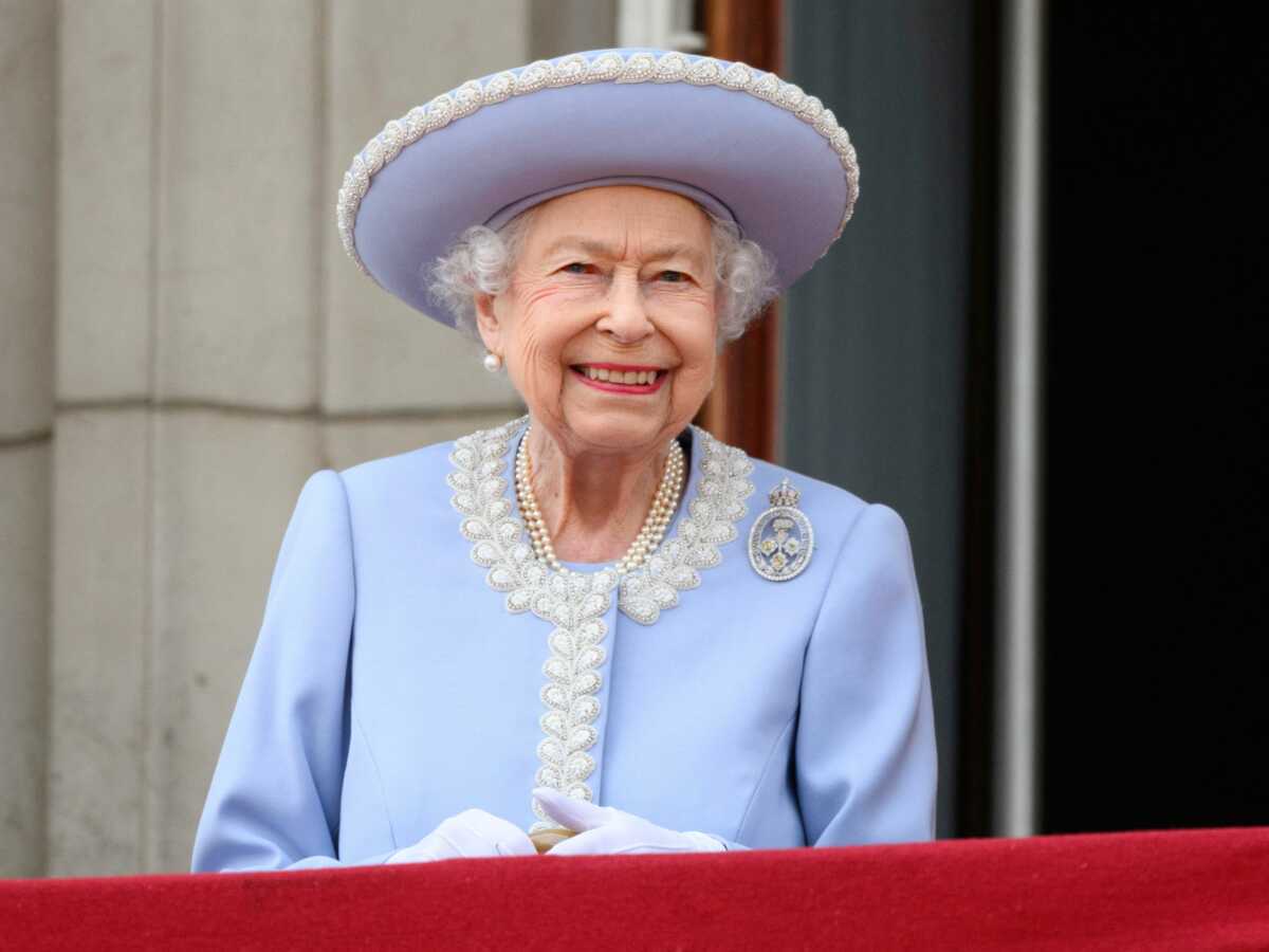 Jubilé d'Elizabeth II : la reine partage un moment avec Paddington, l’ours le plus célèbre du Royaume-Uni