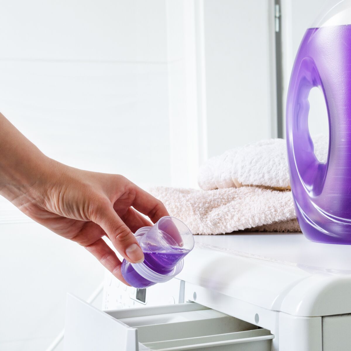Tambour ou bac : où vaut-il mieux mettre sa lessive et son adoucissant ? :  Femme Actuelle Le MAG
