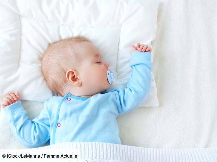 Sommeil de bébé : les nouvelles recommandations des experts pour qu'il dorme en toute sécurité