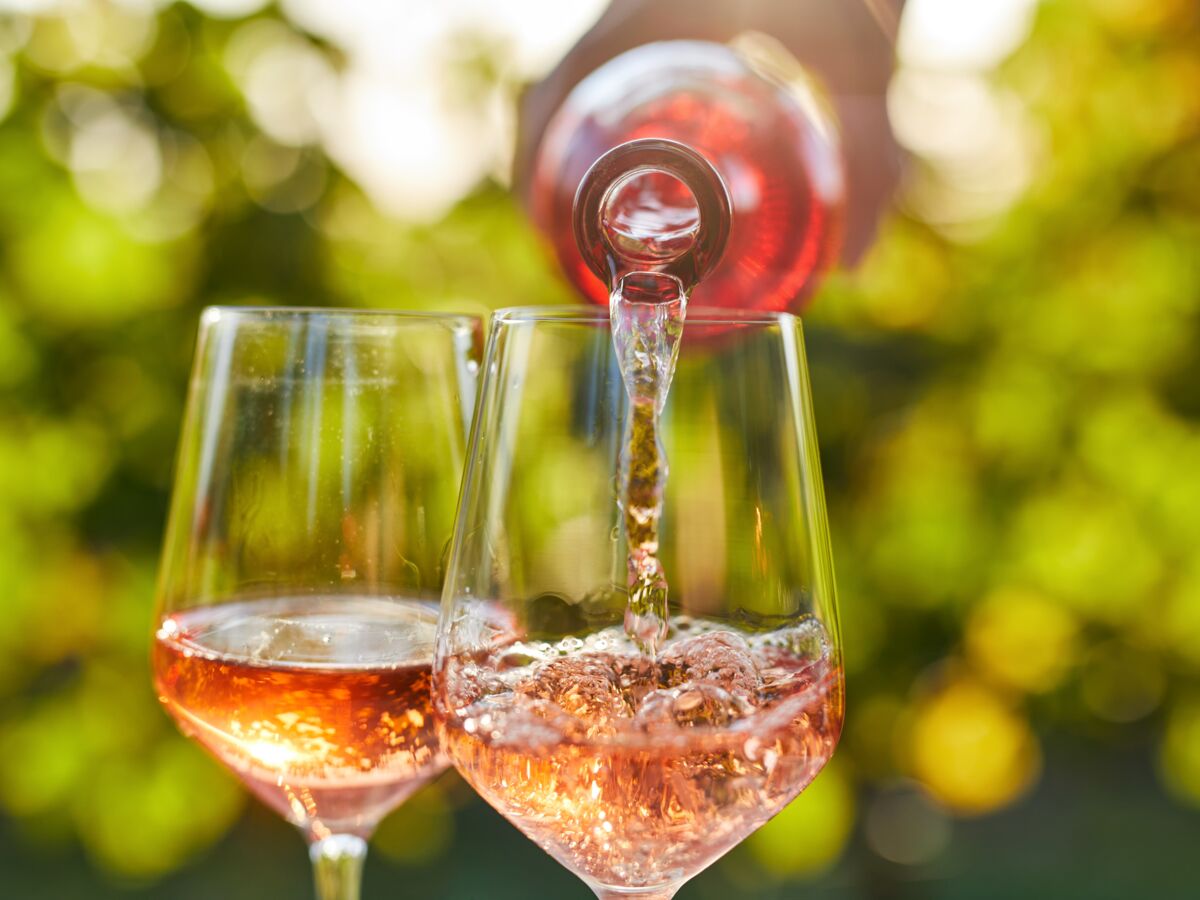 Les bons vins rosés pour l'été - La Revue du vin de France