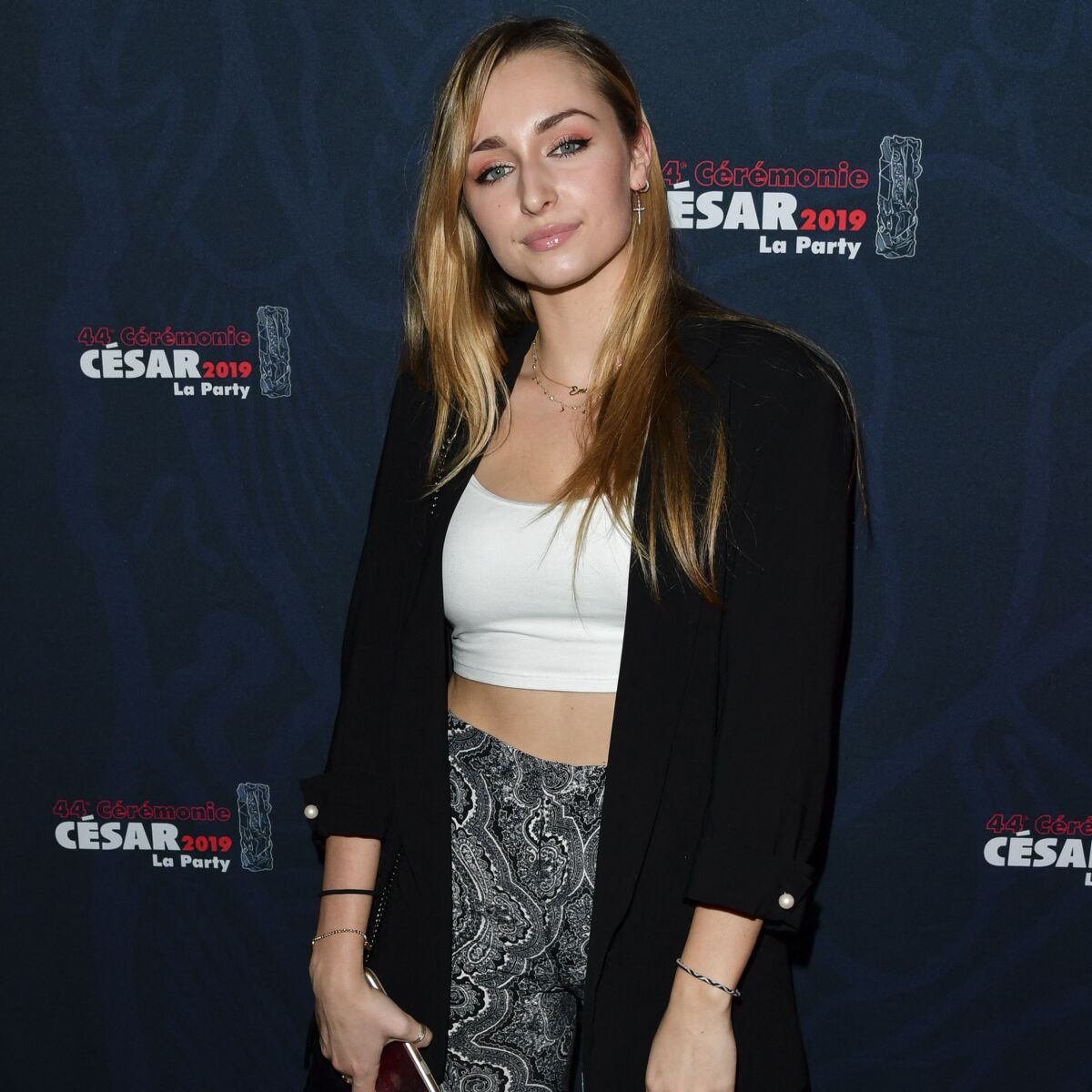 Demain Nous Appartient Emma Enceinte Demain nous appartient" : Emma Smet fait ses adieux à la série dans un  message déchirant : Femme Actuelle Le MAG