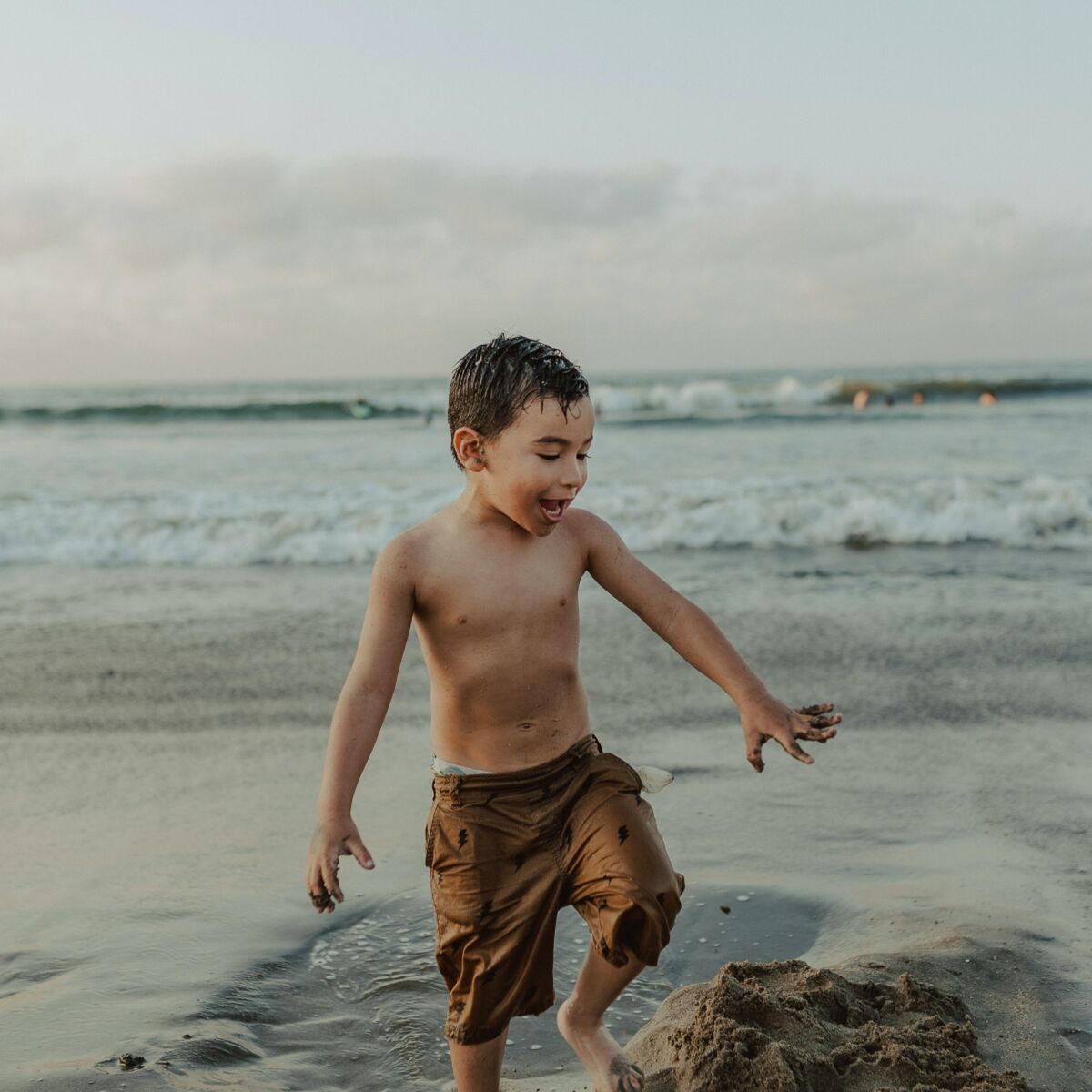 5 idées pour occuper ses enfants à la plage : Femme Actuelle Le MAG