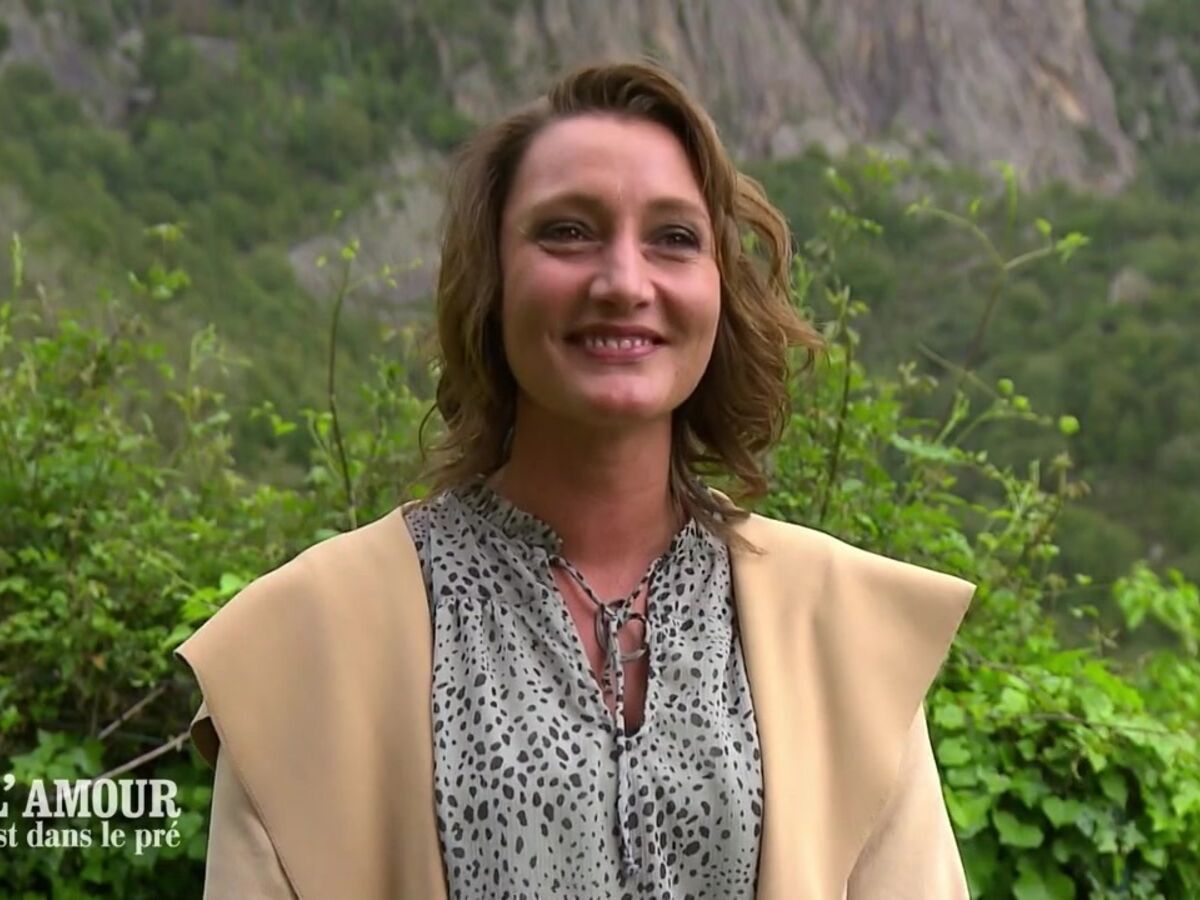 Forum L Amour Est Dans Le Pré L'amour est dans le pré" 2022 : Perrine, une "peste" ? Pourquoi la  prétendante de Sébastien agace Twitter : Femme Actuelle Le MAG