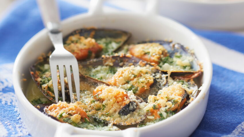 Moules gratinées à l'ail rose et aux herbes rapide : découvrez les