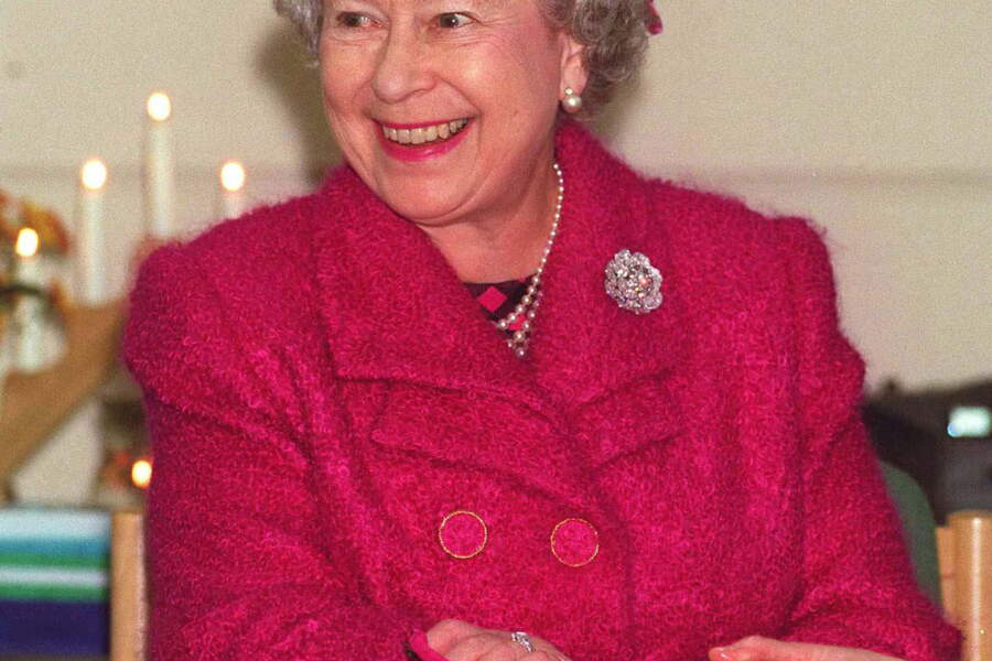 Élizabeth II : son évolution physique depuis 1938 - Femme Actuelle