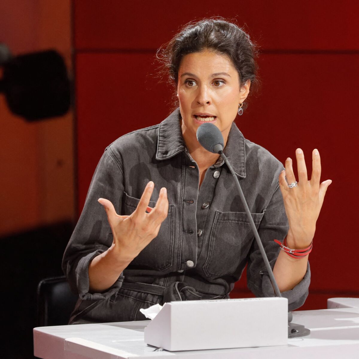 Apolline Est En Train De Naviguer Sur Le Web Apolline de Malherbe : ses confidences sur sa peur de vieillir : Femme  Actuelle Le MAG