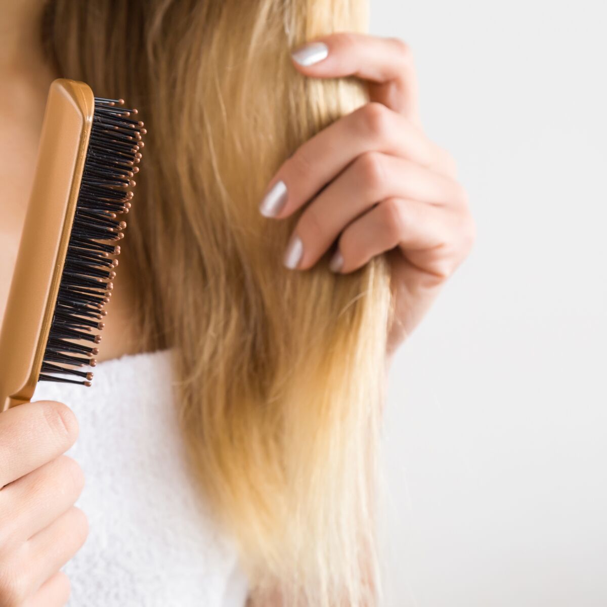 6 astuces magiques pour donner du volume à vos cheveux plats