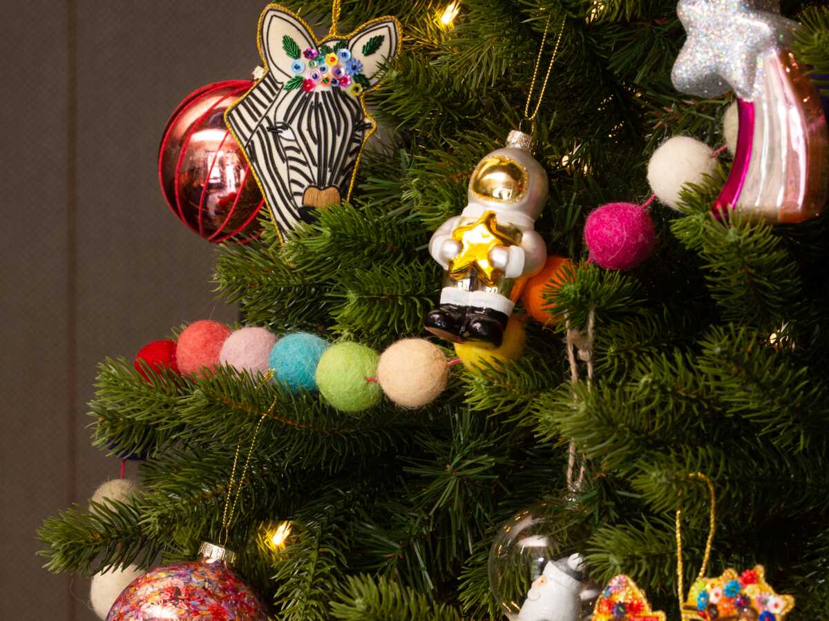 Ancienne, originale, en verre ou personnalisée : où trouver la boule de Noël parfaite ?