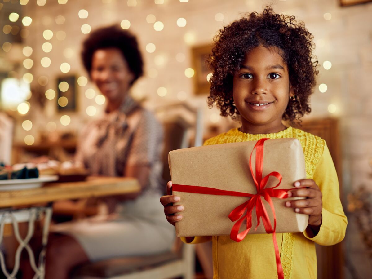 Noël 2022 : nos idées de cadeaux pas chers, avec lesquels les enfants  pourront jouer longtemps : Femme Actuelle Le MAG