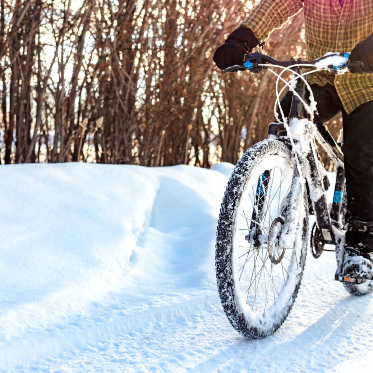 Se protéger du froid à vélo : quel équipement pour l'hiver ? - Numerama