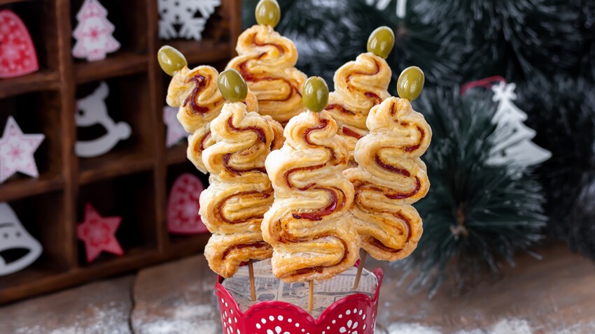 Arbres de Noël en pâte feuilletée avec du jambon cuit et du Parmigiano Reggiano (Parmesan) Arbres-de-noel-en-pate-feuilletee-avec-du-jambon-cuit-et-du-parmigiano-reggiano
