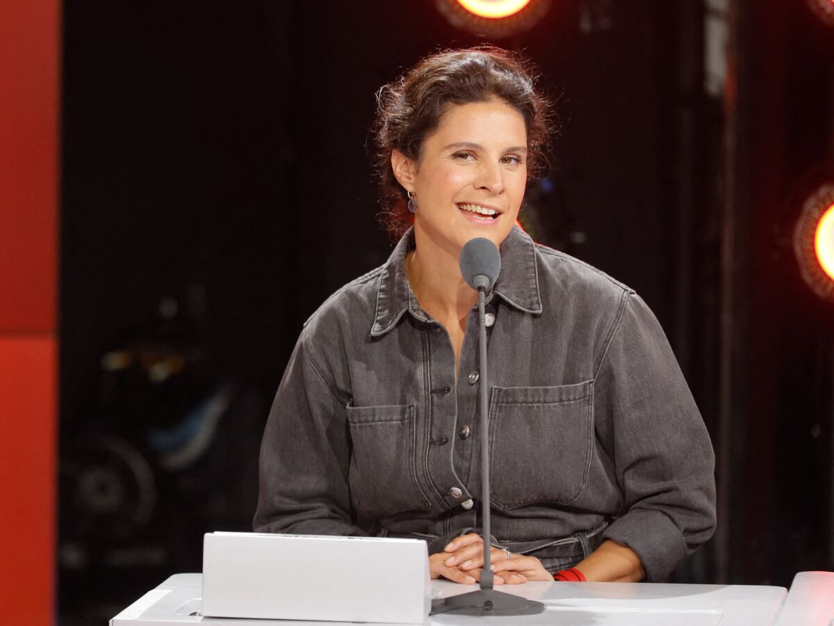 Apolline Est En Train De Naviguer Sur Le Web Qui est le compagnon d'Apolline de Malherbe ? : Femme Actuelle Le MAG
