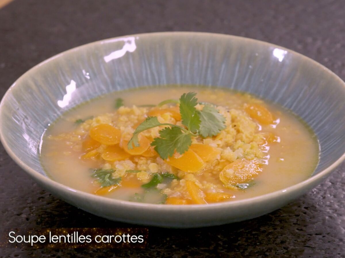 Soupe Carotte Lentille Corail Cyril Lignac Soupe de lentilles corail et carottes : la recette savoureuse et petit prix  de Laurent Mariotte : Femme Actuelle Le MAG