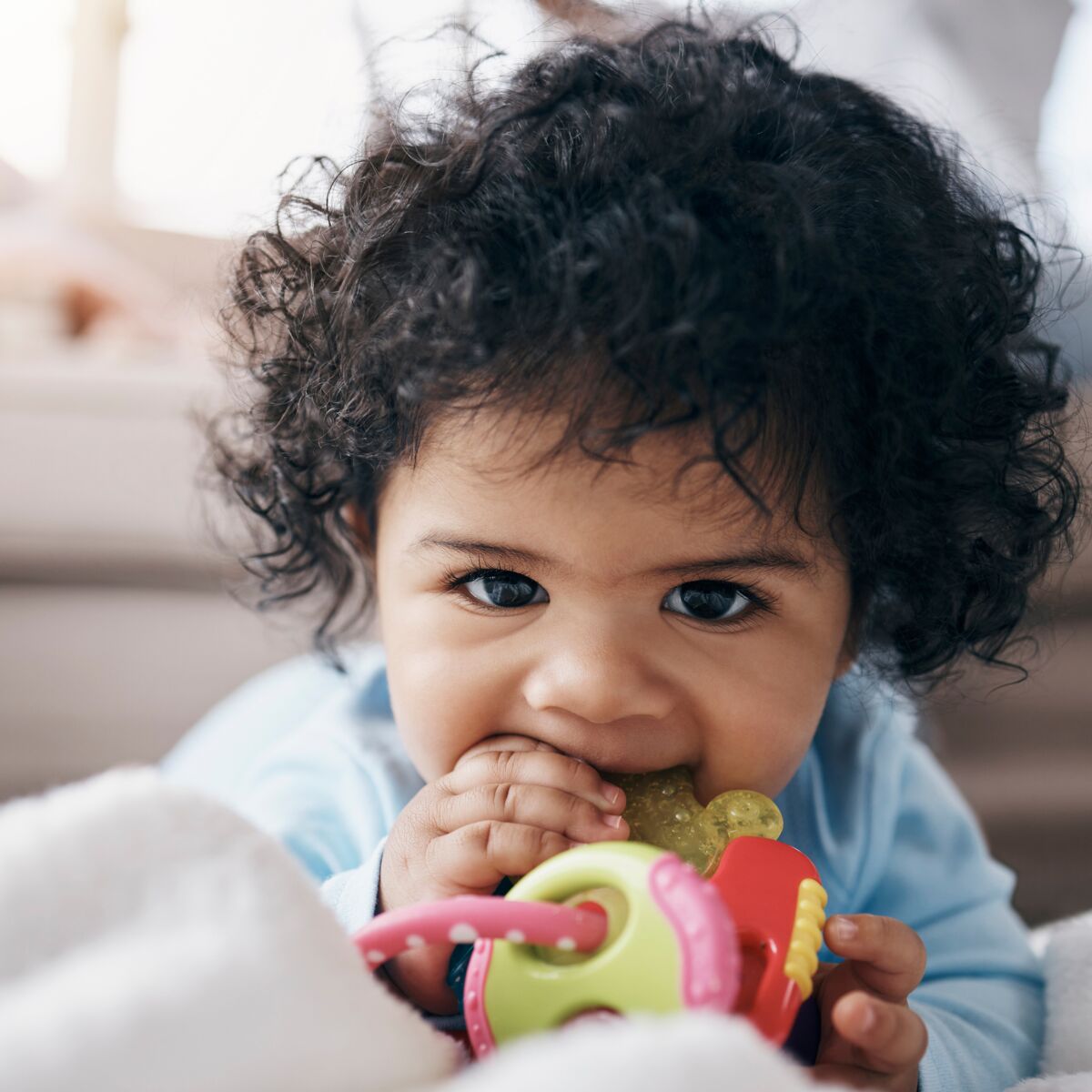 Poussées dentaires : des gestes simples pour apaiser les douleurs de votre  bébé