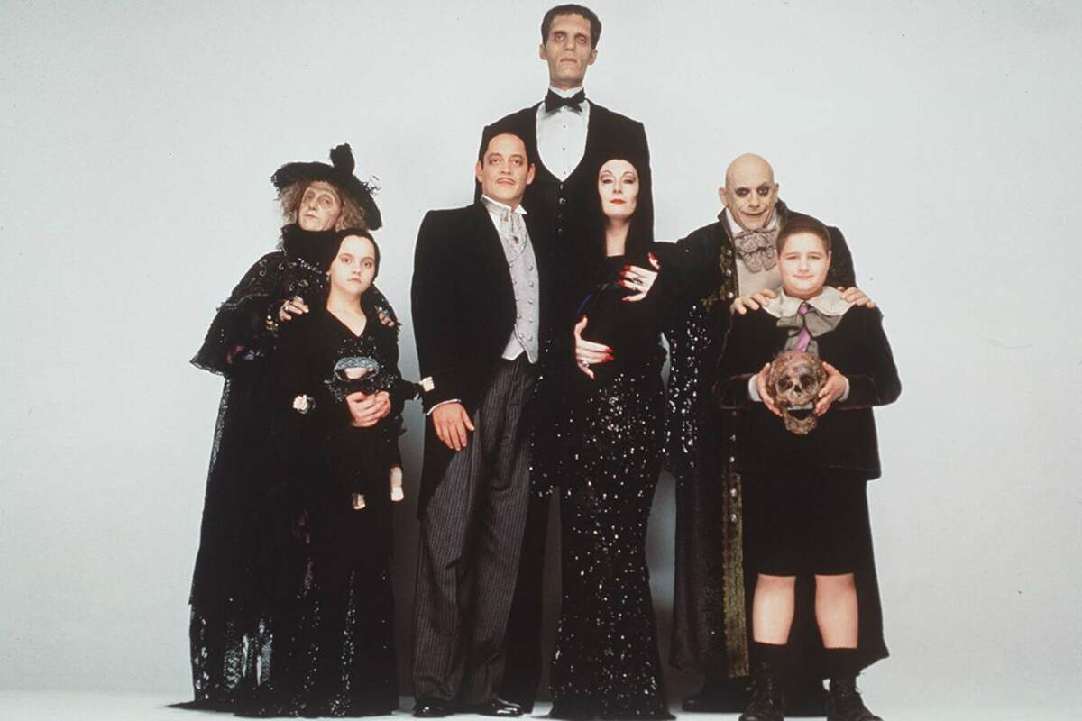 Que sont devenues les stars de la Famille Addams ? (PHOTOS